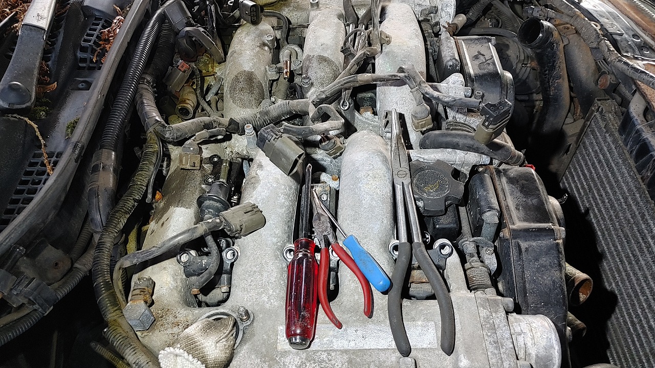 姐さん Z32 ツインターボ エンジン降ろし - 自動車部品卸問屋 押す 